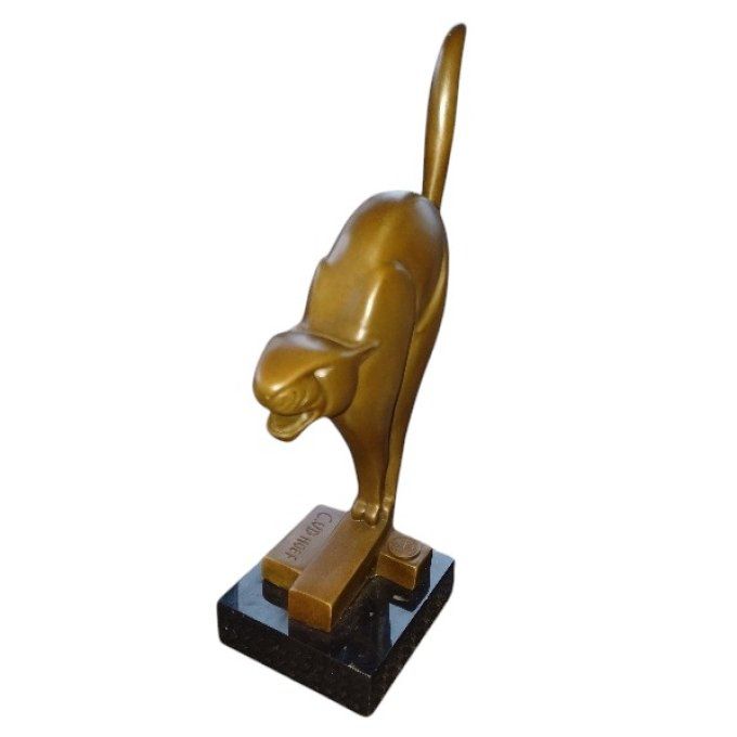 BAD08. Bronze sur marbre chat en colère