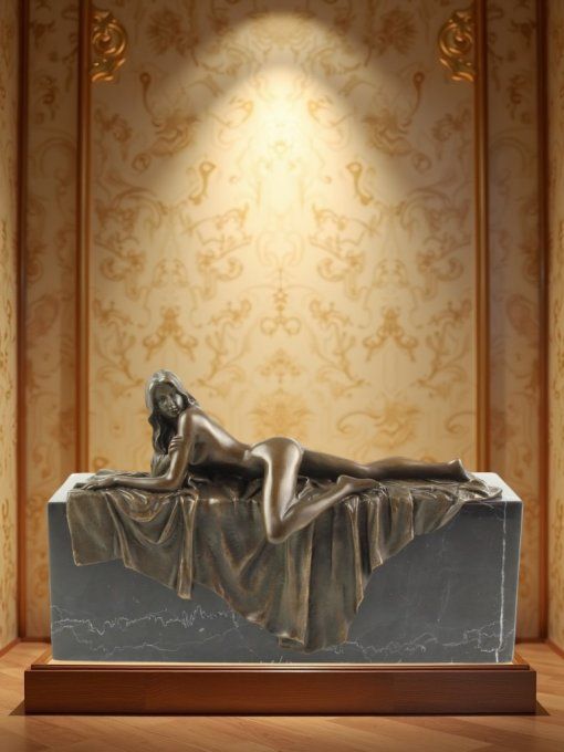 BE01.Bronze sur marbre d'une femme allongée