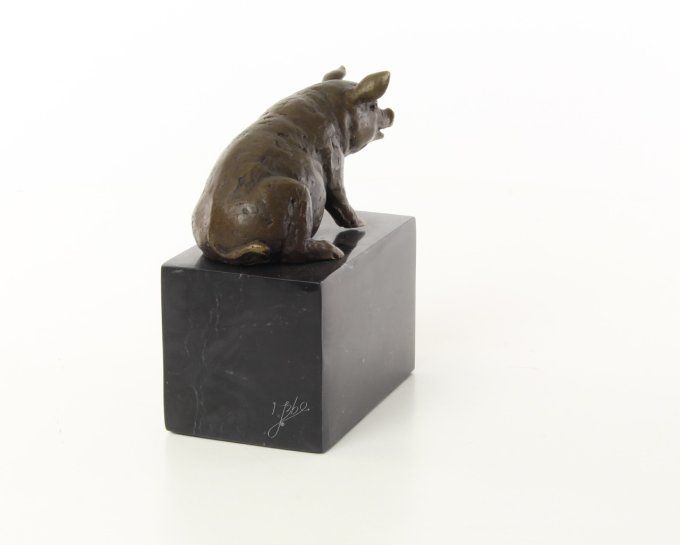 BA09. Bronze sur marbre d'un cochon