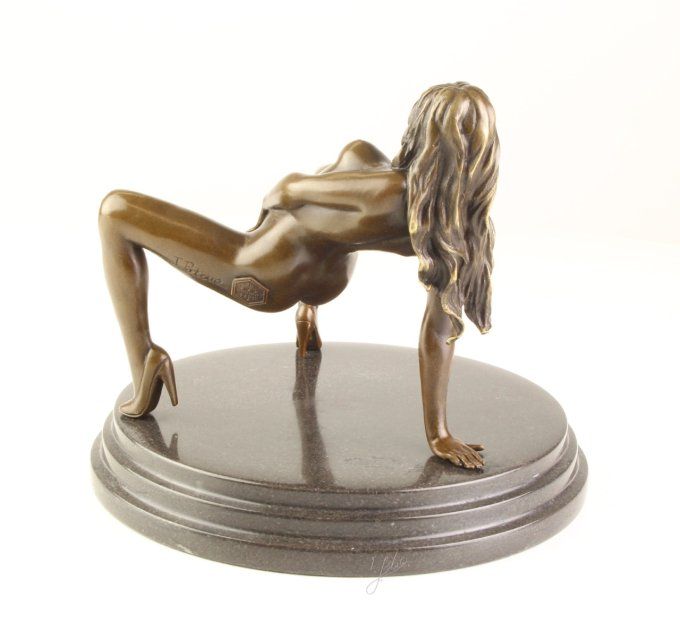 BE17.Bronze sur marbre d'une femme nue