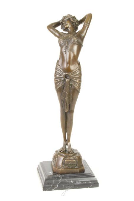 BD04.Bronze sur marbre femme au réveil