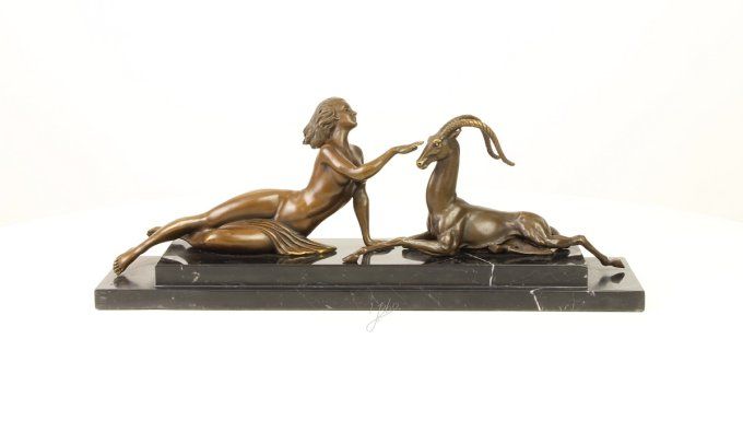 BD36.Bronze sur marbre d'un amazone et une antilope