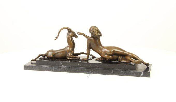 BD36.Bronze sur marbre d'un amazone et une antilope