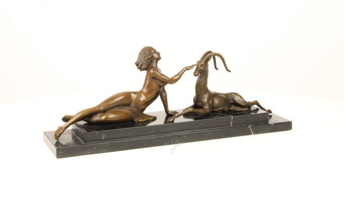 BD36.Bronze sur marbre d'un amazone et une antilope