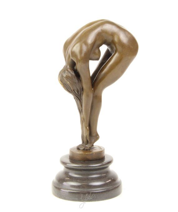 BE16.Bronze sur marbre Le plongeon