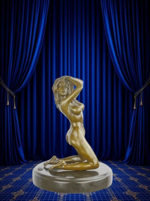 BE28.Bronze sur marbre Femme nue à genoux
