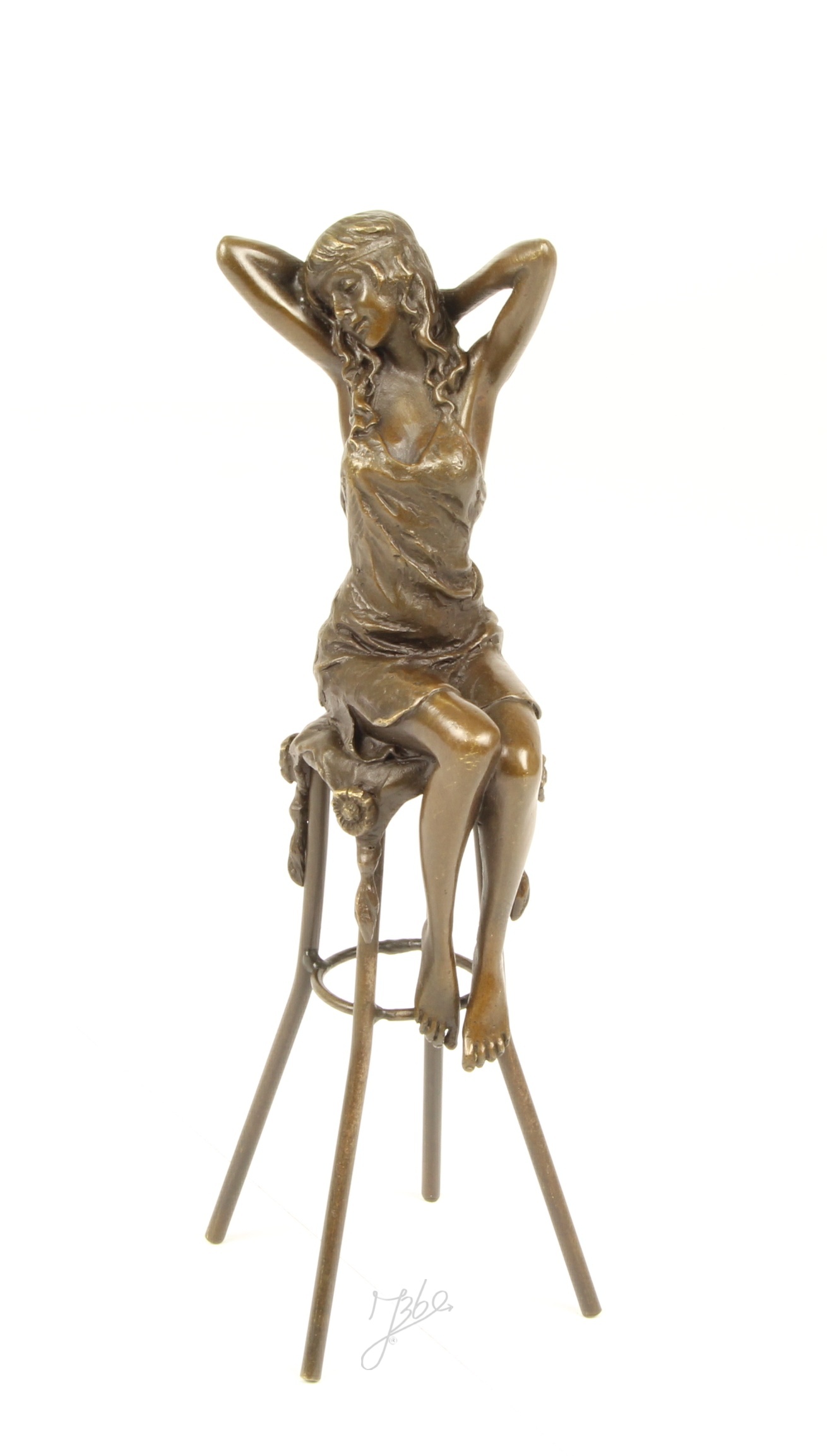 BD11. Femme sur tabouret